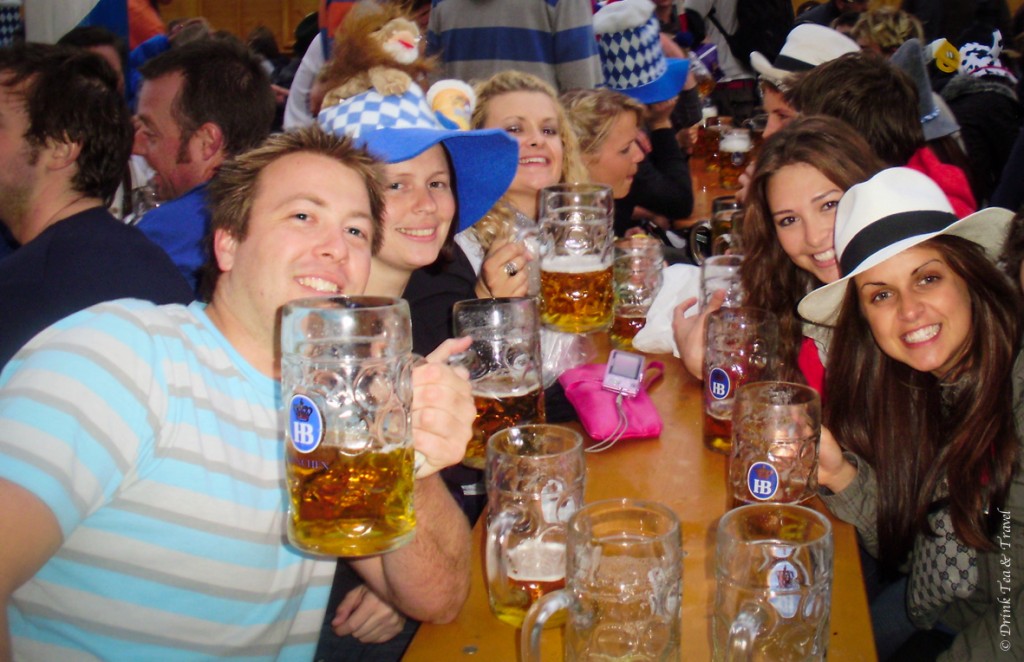 2008年慕尼黑啤酒节上的朋友，Münich，德国